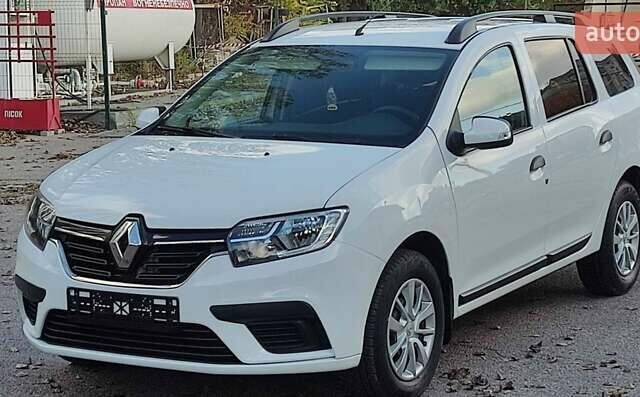 Белый Рено Логан МСВ, объемом двигателя 1.5 л и пробегом 59 тыс. км за 11500 $, фото 1 на Automoto.ua