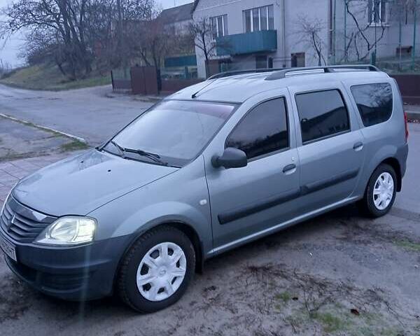 Серый Рено Логан МСВ, объемом двигателя 1.6 л и пробегом 195 тыс. км за 5800 $, фото 1 на Automoto.ua