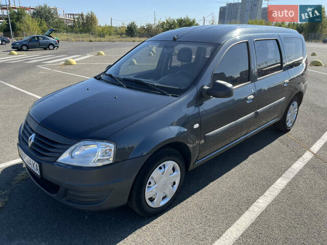 Серый Рено Логан МСВ, объемом двигателя 1.6 л и пробегом 379 тыс. км за 4800 $, фото 1 на Automoto.ua