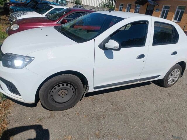 Білий Рено Логан, об'ємом двигуна 1.5 л та пробігом 70 тис. км за 8965 $, фото 1 на Automoto.ua