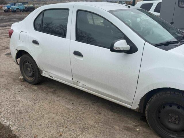 Белый Рено Логан, объемом двигателя 1.5 л и пробегом 320 тыс. км за 4500 $, фото 1 на Automoto.ua