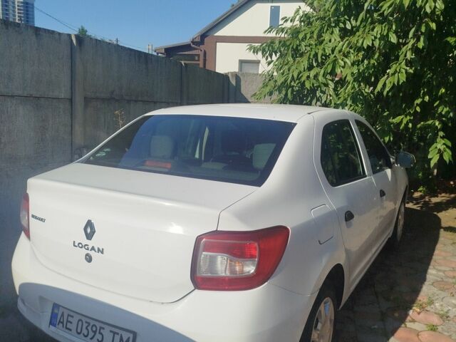 Белый Рено Логан, объемом двигателя 1.1 л и пробегом 280 тыс. км за 4000 $, фото 1 на Automoto.ua
