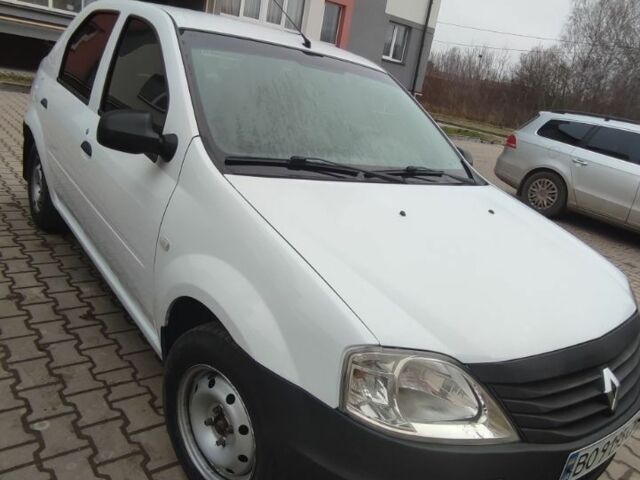 Белый Рено Логан, объемом двигателя 1.4 л и пробегом 332 тыс. км за 3100 $, фото 1 на Automoto.ua