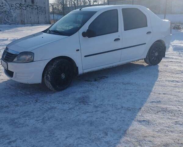 Білий Рено Логан, об'ємом двигуна 1.39 л та пробігом 387 тис. км за 3200 $, фото 1 на Automoto.ua