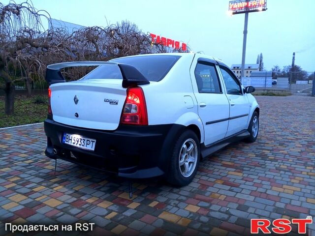 Білий Рено Логан, об'ємом двигуна 1.4 л та пробігом 170 тис. км за 1999 $, фото 1 на Automoto.ua