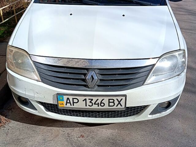 Белый Рено Логан, объемом двигателя 1.6 л и пробегом 16000 тыс. км за 4100 $, фото 1 на Automoto.ua