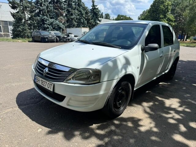 Білий Рено Логан, об'ємом двигуна 1.4 л та пробігом 300 тис. км за 1800 $, фото 1 на Automoto.ua