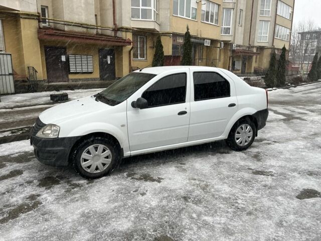 Белый Рено Логан, объемом двигателя 1.4 л и пробегом 265 тыс. км за 3300 $, фото 1 на Automoto.ua