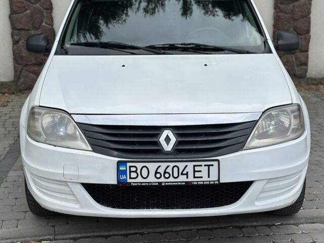 Білий Рено Логан, об'ємом двигуна 1.4 л та пробігом 387 тис. км за 2499 $, фото 1 на Automoto.ua