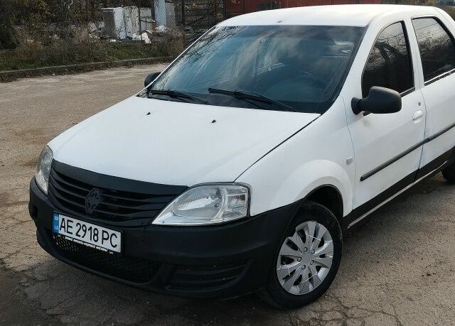 Белый Рено Логан, объемом двигателя 1.4 л и пробегом 670 тыс. км за 1750 $, фото 1 на Automoto.ua