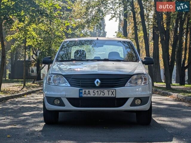 Белый Рено Логан, объемом двигателя 1.39 л и пробегом 450 тыс. км за 3350 $, фото 1 на Automoto.ua