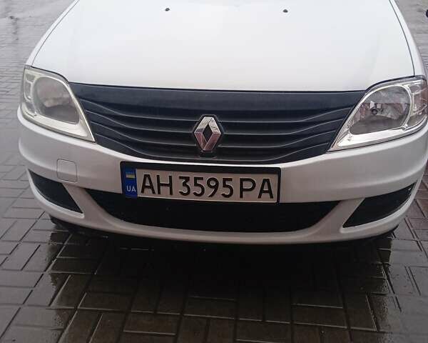 Белый Рено Логан, объемом двигателя 1.39 л и пробегом 237 тыс. км за 3000 $, фото 1 на Automoto.ua