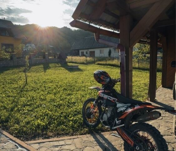 Белый Рено Логан, объемом двигателя 1.39 л и пробегом 250 тыс. км за 4300 $, фото 1 на Automoto.ua