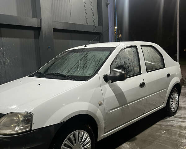 Рено Логан 2011 в Житомире на Automoto.ua Белый Рено Логан, объемом двигателя 1.39 л и пробегом 241 тыс. км за 2700 $, фото 1 на Automoto.ua