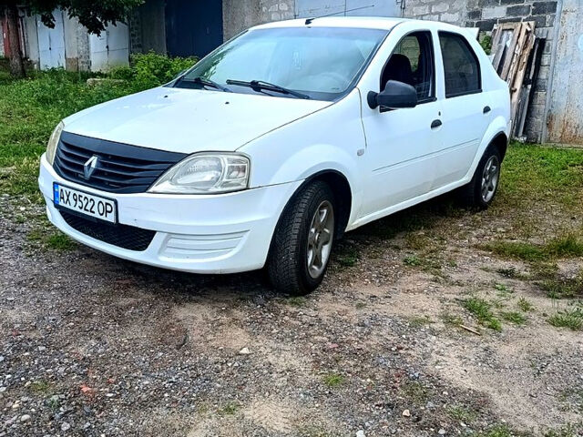 Белый Рено Логан, объемом двигателя 1.4 л и пробегом 165 тыс. км за 2700 $, фото 1 на Automoto.ua