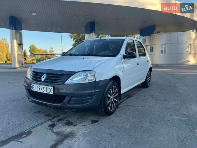 Белый Рено Логан, объемом двигателя 1.4 л и пробегом 199 тыс. км за 3700 $, фото 1 на Automoto.ua