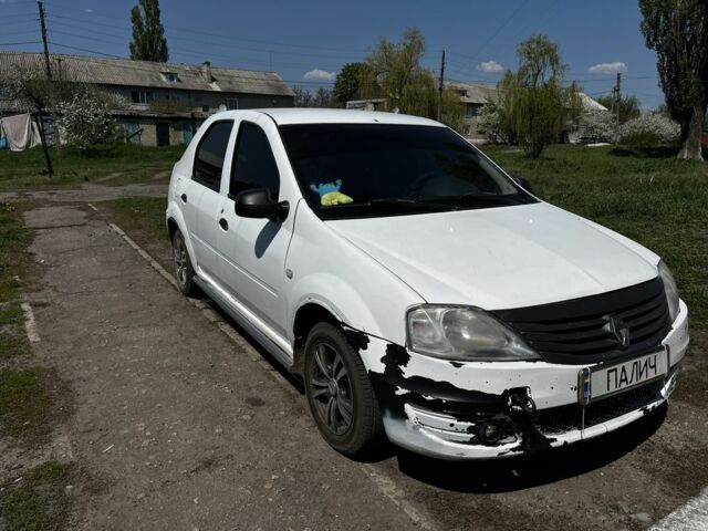 Белый Рено Логан, объемом двигателя 1.4 л и пробегом 350 тыс. км за 2500 $, фото 1 на Automoto.ua