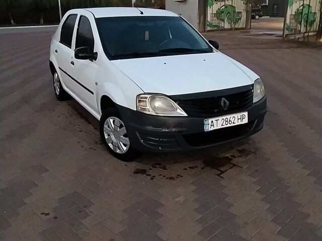 Белый Рено Логан, объемом двигателя 1.4 л и пробегом 382 тыс. км за 1705 $, фото 1 на Automoto.ua