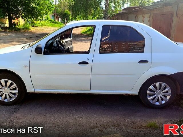 Белый Рено Логан, объемом двигателя 1.4 л и пробегом 370 тыс. км за 3000 $, фото 1 на Automoto.ua