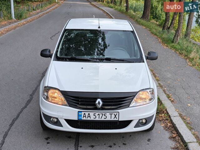 Белый Рено Логан, объемом двигателя 1.39 л и пробегом 450 тыс. км за 3300 $, фото 1 на Automoto.ua