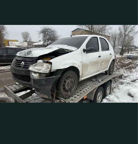 Білий Рено Логан, об'ємом двигуна 1.4 л та пробігом 300 тис. км за 2000 $, фото 1 на Automoto.ua