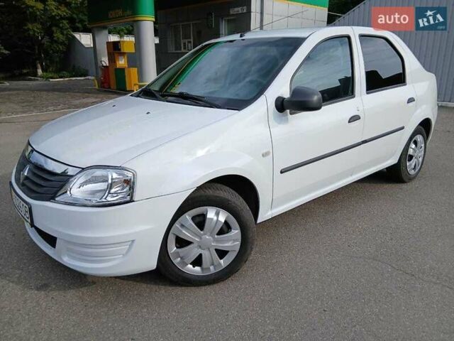 Белый Рено Логан, объемом двигателя 1.39 л и пробегом 192 тыс. км за 5100 $, фото 1 на Automoto.ua