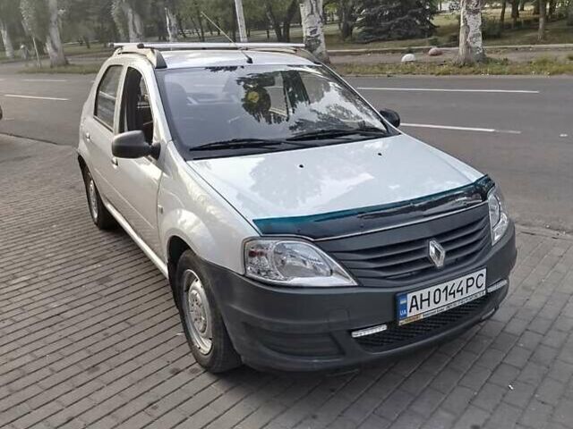 Белый Рено Логан, объемом двигателя 1.39 л и пробегом 48 тыс. км за 5000 $, фото 1 на Automoto.ua