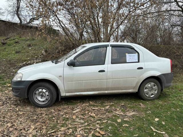 Белый Рено Логан, объемом двигателя 1.4 л и пробегом 246 тыс. км за 3500 $, фото 1 на Automoto.ua