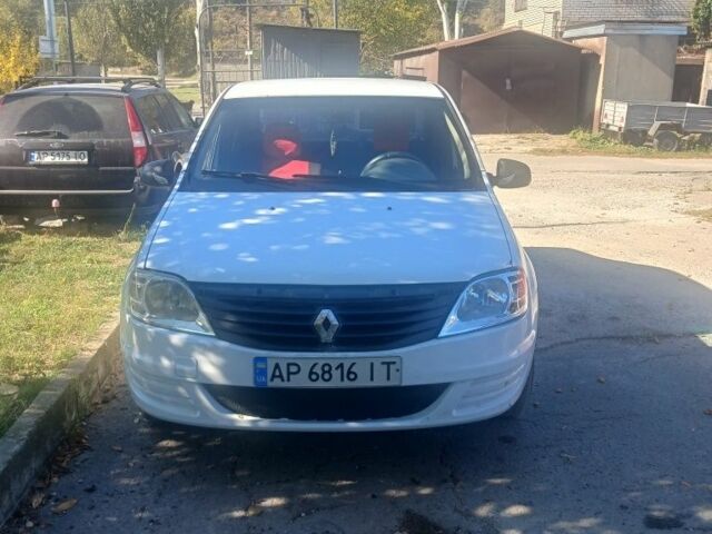 Білий Рено Логан, об'ємом двигуна 1.4 л та пробігом 320 тис. км за 2810 $, фото 1 на Automoto.ua