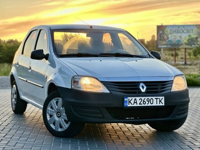 Белый Рено Логан, объемом двигателя 1.4 л и пробегом 274 тыс. км за 3999 $, фото 1 на Automoto.ua