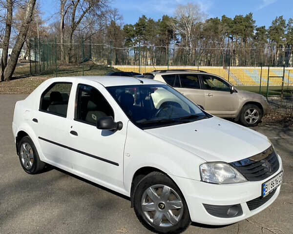 Білий Рено Логан, об'ємом двигуна 1.4 л та пробігом 184 тис. км за 5500 $, фото 1 на Automoto.ua