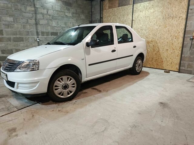 Білий Рено Логан, об'ємом двигуна 1.4 л та пробігом 200 тис. км за 3700 $, фото 1 на Automoto.ua