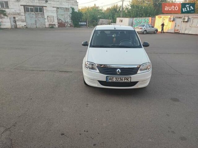 Белый Рено Логан, объемом двигателя 1.46 л и пробегом 196 тыс. км за 5500 $, фото 1 на Automoto.ua