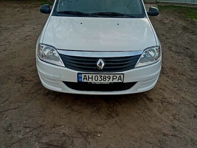 Белый Рено Логан, объемом двигателя 1.4 л и пробегом 256 тыс. км за 3000 $, фото 1 на Automoto.ua