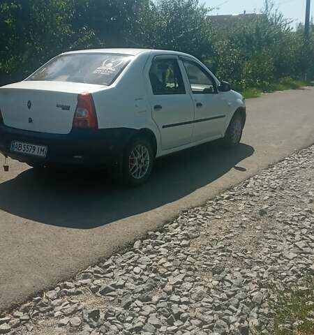 Белый Рено Логан, объемом двигателя 1.4 л и пробегом 170 тыс. км за 3500 $, фото 1 на Automoto.ua