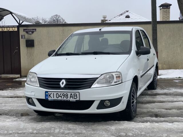 Білий Рено Логан, об'ємом двигуна 1.4 л та пробігом 213 тис. км за 3899 $, фото 1 на Automoto.ua