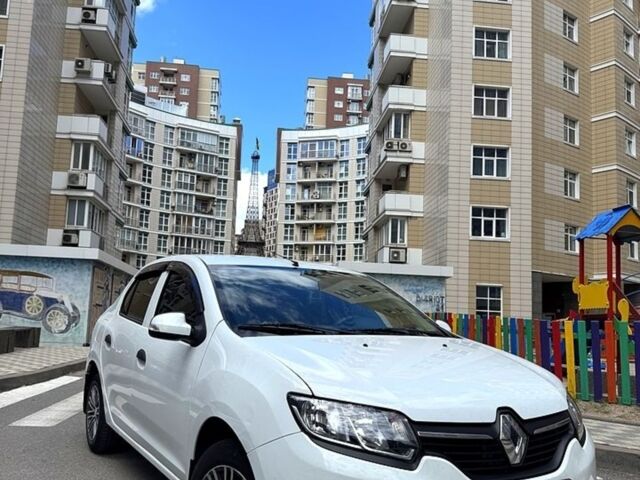 Белый Рено Логан, объемом двигателя 1.1 л и пробегом 97 тыс. км за 5900 $, фото 1 на Automoto.ua