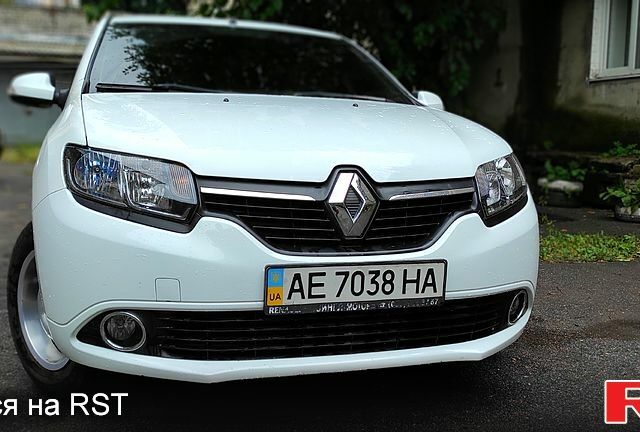 Белый Рено Логан, объемом двигателя 1.2 л и пробегом 130 тыс. км за 4500 $, фото 1 на Automoto.ua