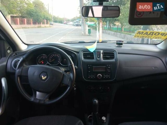 Белый Рено Логан, объемом двигателя 1.2 л и пробегом 147 тыс. км за 5100 $, фото 1 на Automoto.ua