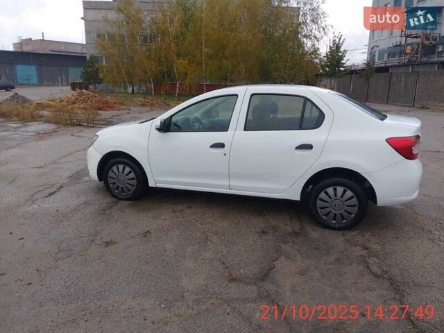Білий Рено Логан, об'ємом двигуна 1.2 л та пробігом 350 тис. км за 3400 $, фото 1 на Automoto.ua