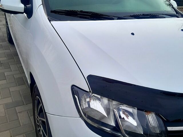 Білий Рено Логан, об'ємом двигуна 1.1 л та пробігом 223 тис. км за 4600 $, фото 1 на Automoto.ua