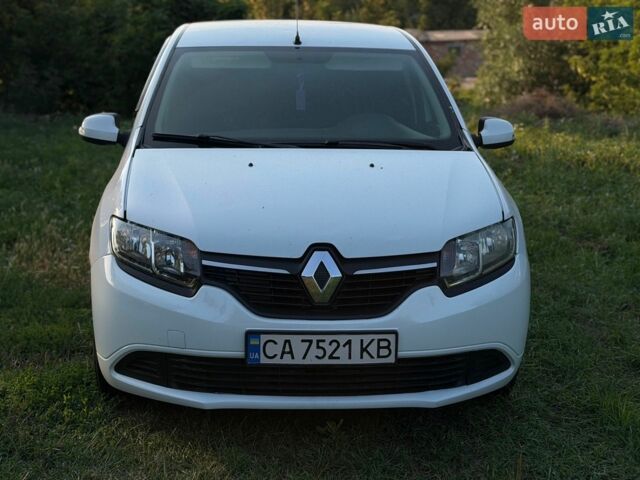 Білий Рено Логан, об'ємом двигуна 1.15 л та пробігом 300 тис. км за 3499 $, фото 1 на Automoto.ua