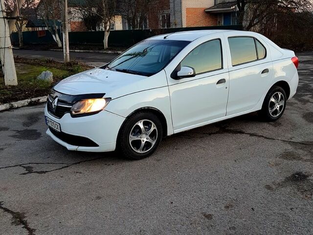 Білий Рено Логан, об'ємом двигуна 1.1 л та пробігом 270 тис. км за 3200 $, фото 1 на Automoto.ua