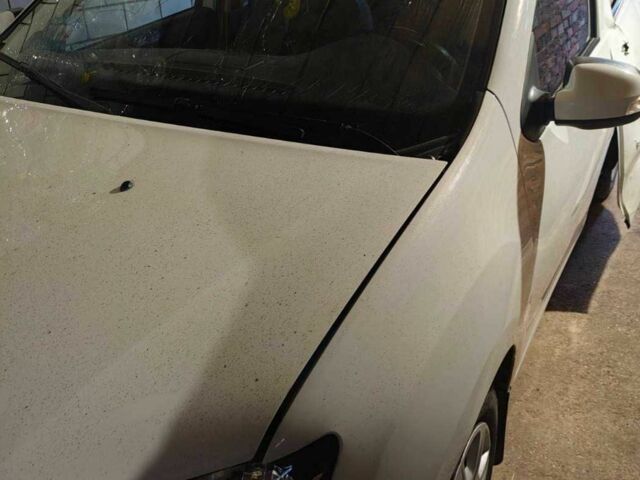 Білий Рено Логан, об'ємом двигуна 1.2 л та пробігом 1000 тис. км за 1600 $, фото 1 на Automoto.ua