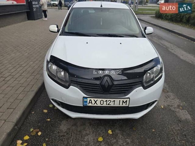 Рено Логан 2013 у Харкові на Automoto.ua Білий Рено Логан, об'ємом двигуна 1.2 л та пробігом 300 тис. км за 3750 $, фото 1 на Automoto.ua