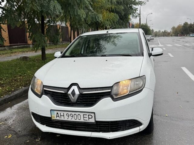 Белый Рено Логан, объемом двигателя 1.1 л и пробегом 276 тыс. км за 4700 $, фото 1 на Automoto.ua