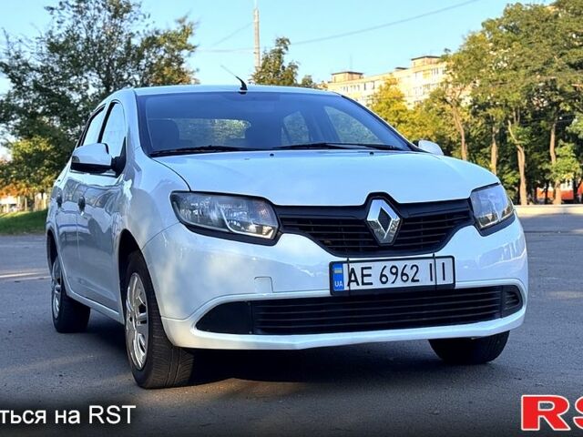 Білий Рено Логан, об'ємом двигуна 1.1 л та пробігом 220 тис. км за 3450 $, фото 1 на Automoto.ua