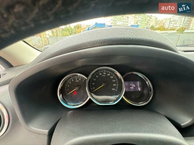 Белый Рено Логан, объемом двигателя 1.15 л и пробегом 230 тыс. км за 5100 $, фото 1 на Automoto.ua