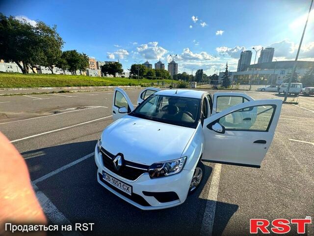 Белый Рено Логан, объемом двигателя 1.1 л и пробегом 198 тыс. км за 4400 $, фото 1 на Automoto.ua