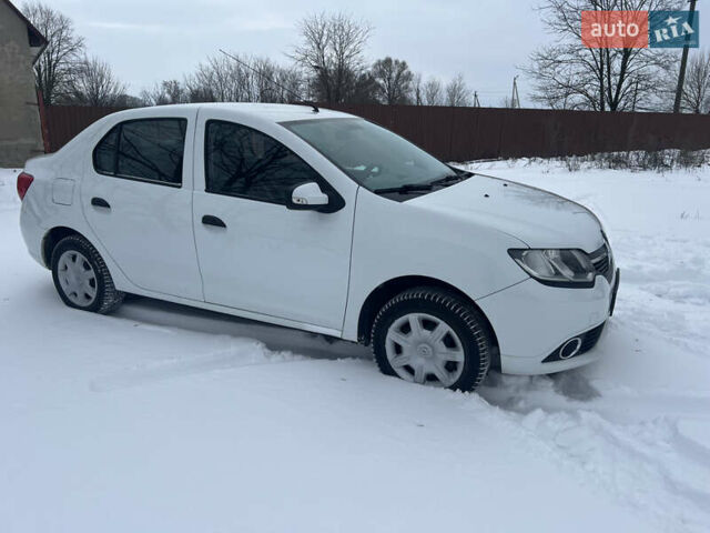 Белый Рено Логан, объемом двигателя 1.15 л и пробегом 280 тыс. км за 5000 $, фото 1 на Automoto.ua